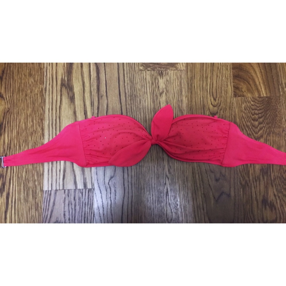 Victoria’s Secret bikini top